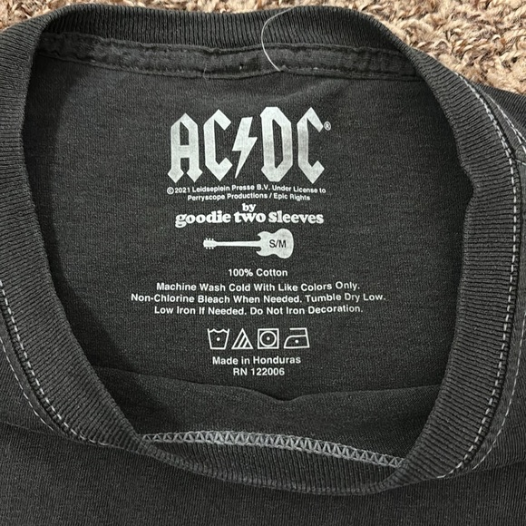 AC/DC Cropped T-Shirt - Picture 3 of 3